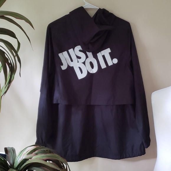 Nike unisex full zip windbreaker jacket hooded